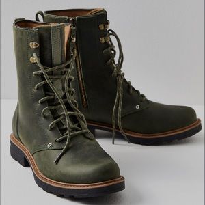 NEW TEVA ROWENA LACE BOOTS (size: 6) in Olivine